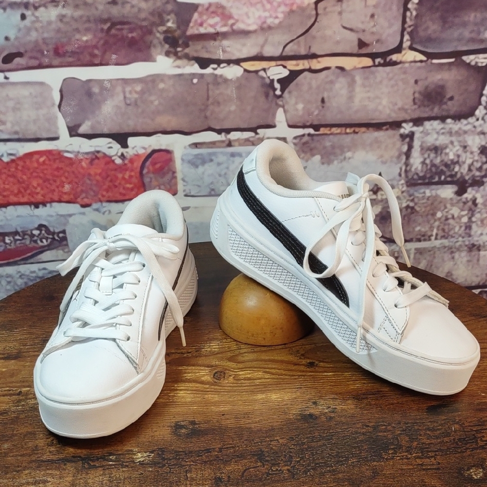 Puma "Smash" Platform V3 Sneakers